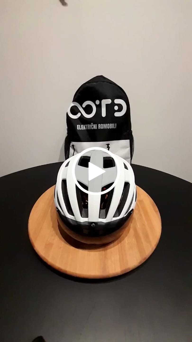 Customer video review of OOTD Helmet