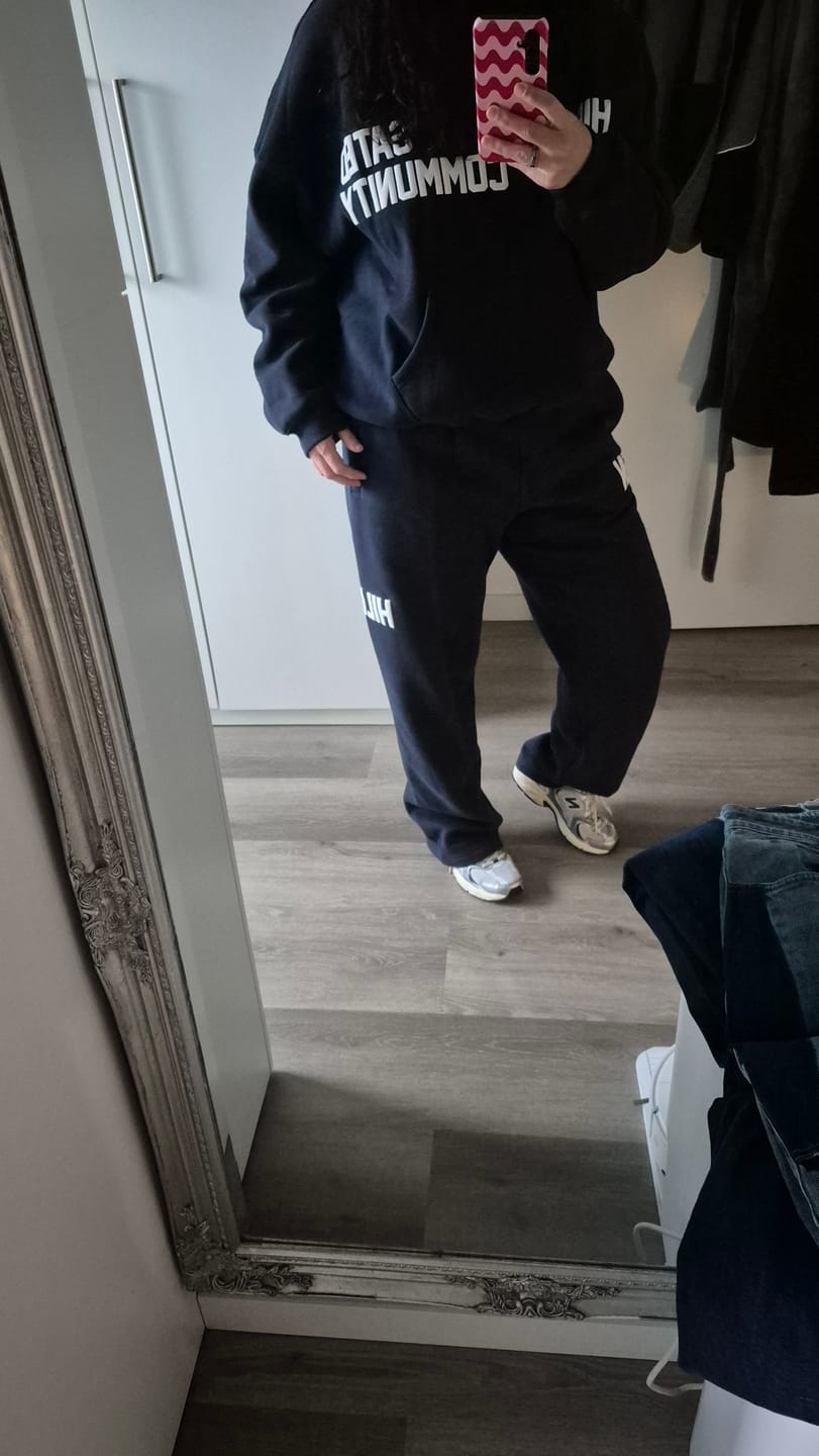 Customer photo review of GATED COMMUNITY STRAIGHT LEG SWEATPANTS NAVY