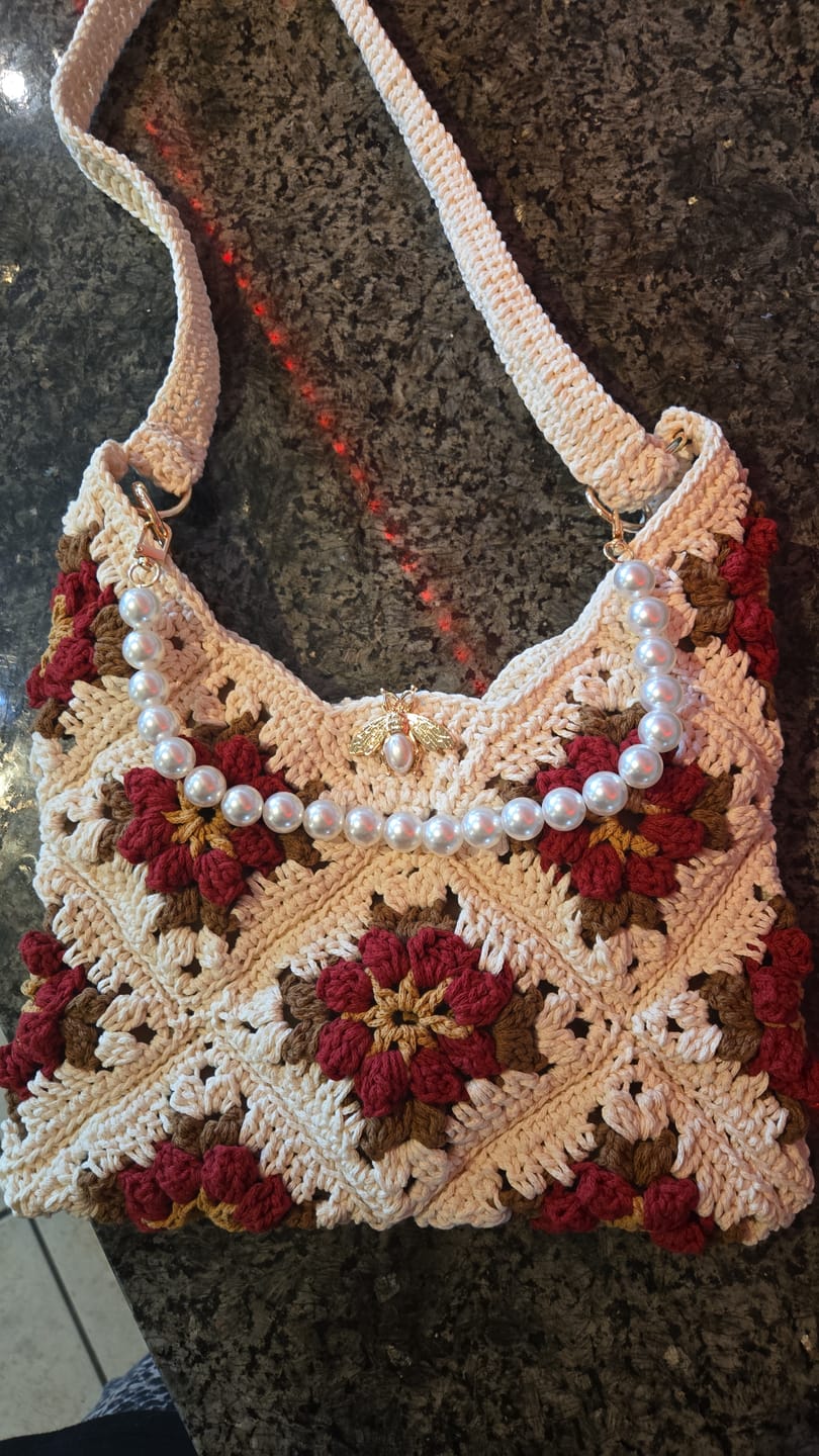 Customer photo review of CrochetPark™ Garden Rose Hobo Kit