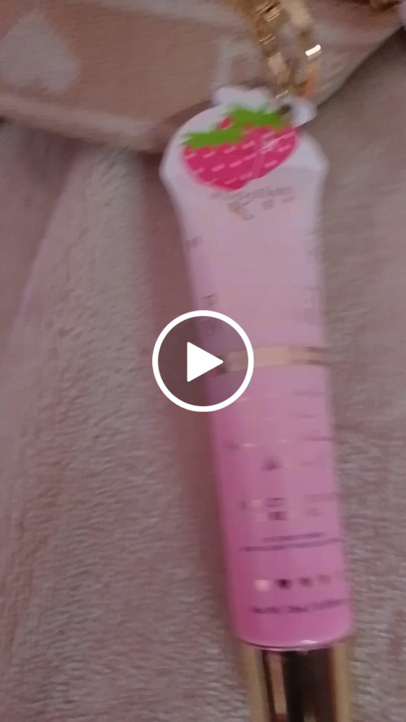 Vásárlói videóértékelés a P.Louise Protect Your Pout kulcstartós ajakápolóról