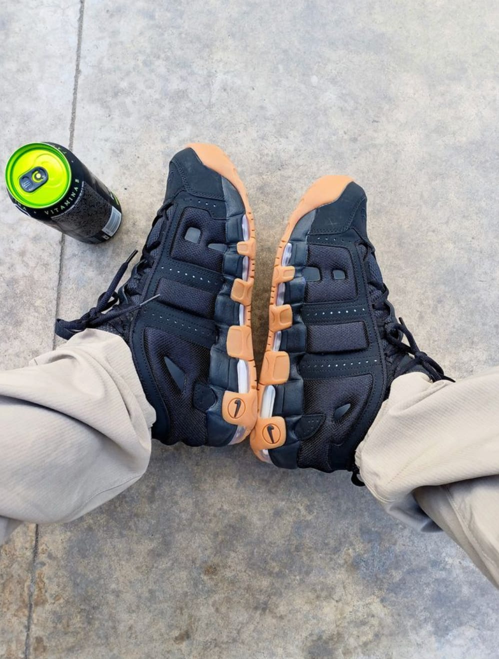 Customer photo review of Tenis Nike Air More Uptempo Negro Suela Gum