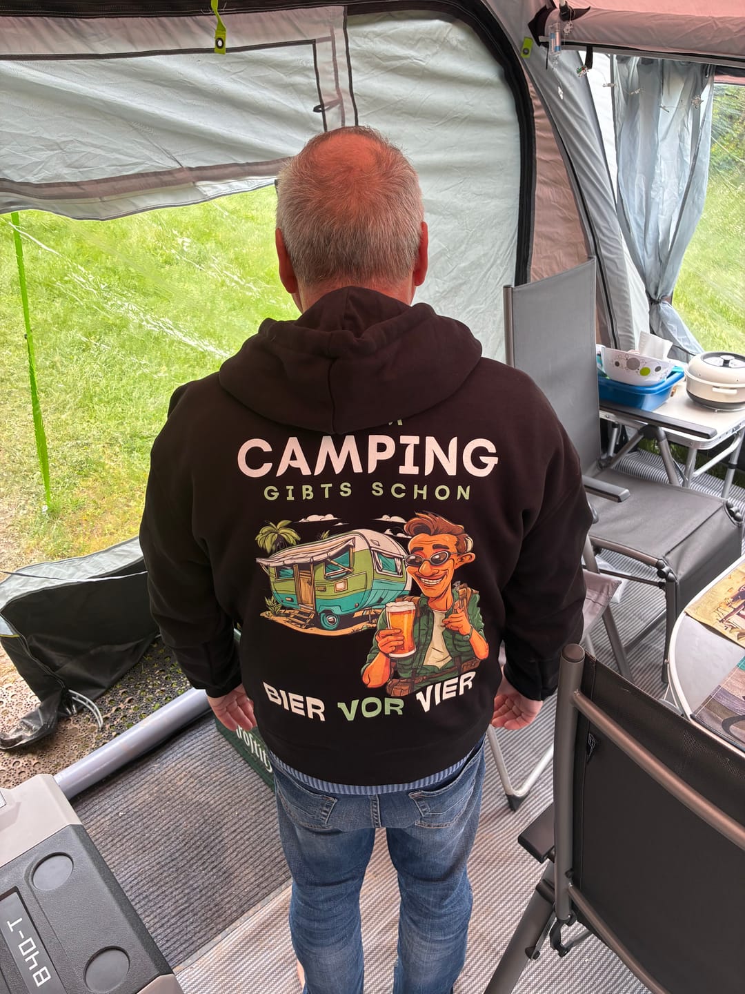 Customer photo review of Bier vor Vier WOWA Rückendruck | Premium Hoodie unisex