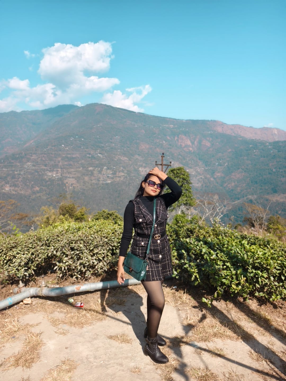 Customer photo review of Rader Set of Top and Woolen Tweed Dress in Black