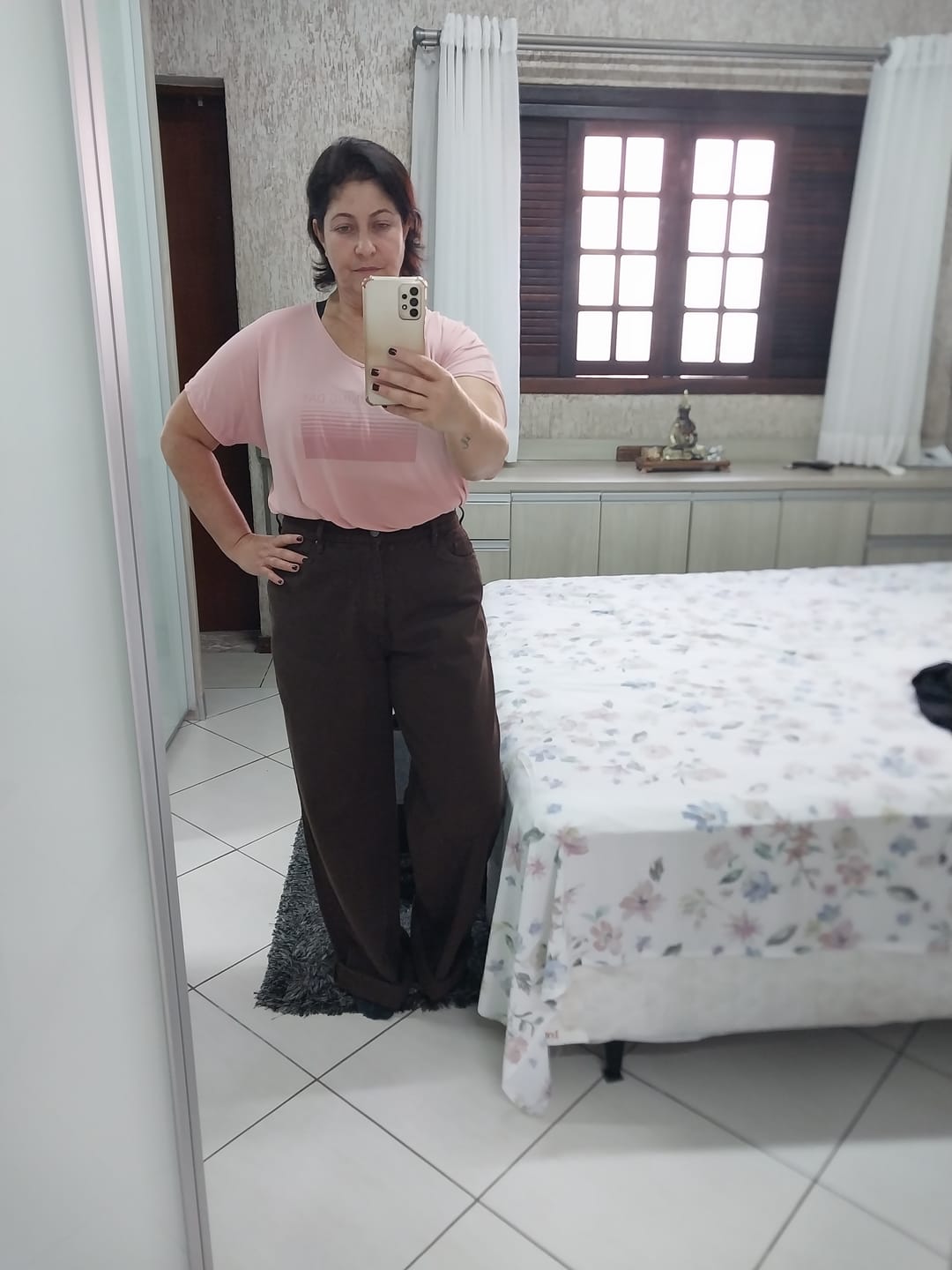 Customer photo review of Calça Jeans Wide Leg Buriti Marrom Escuro