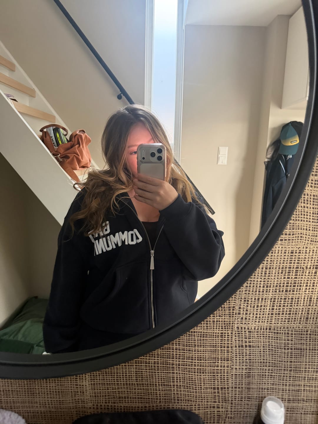 Customer photo review of GATED COMMUNITY STRAIGHT LEG SWEATPANTS NAVY