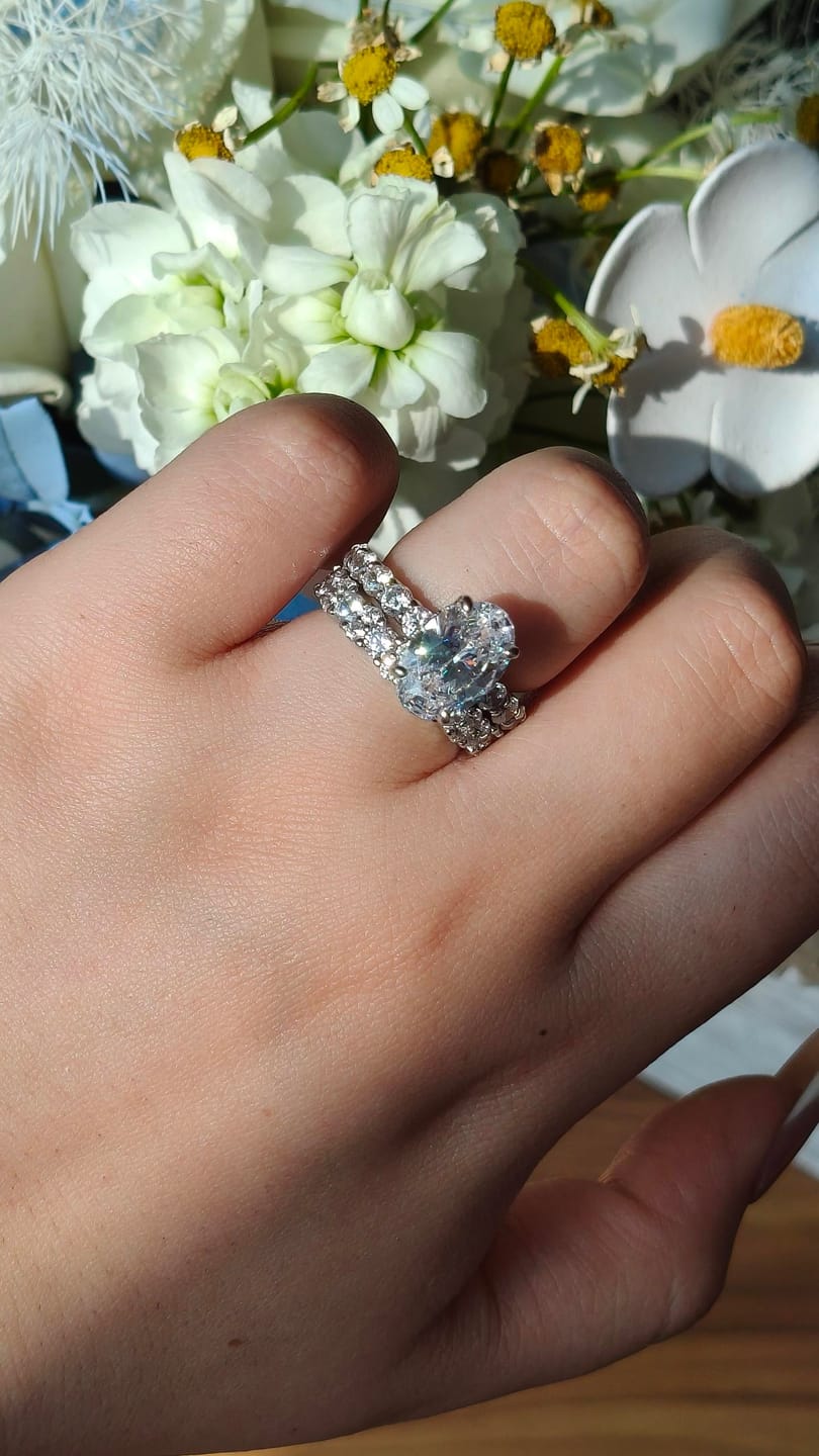 Customer photo review of S925 4.0Ct Oval Cut Engagement Ring With Round Cut Full Wedding Band Stackable Travel Ring