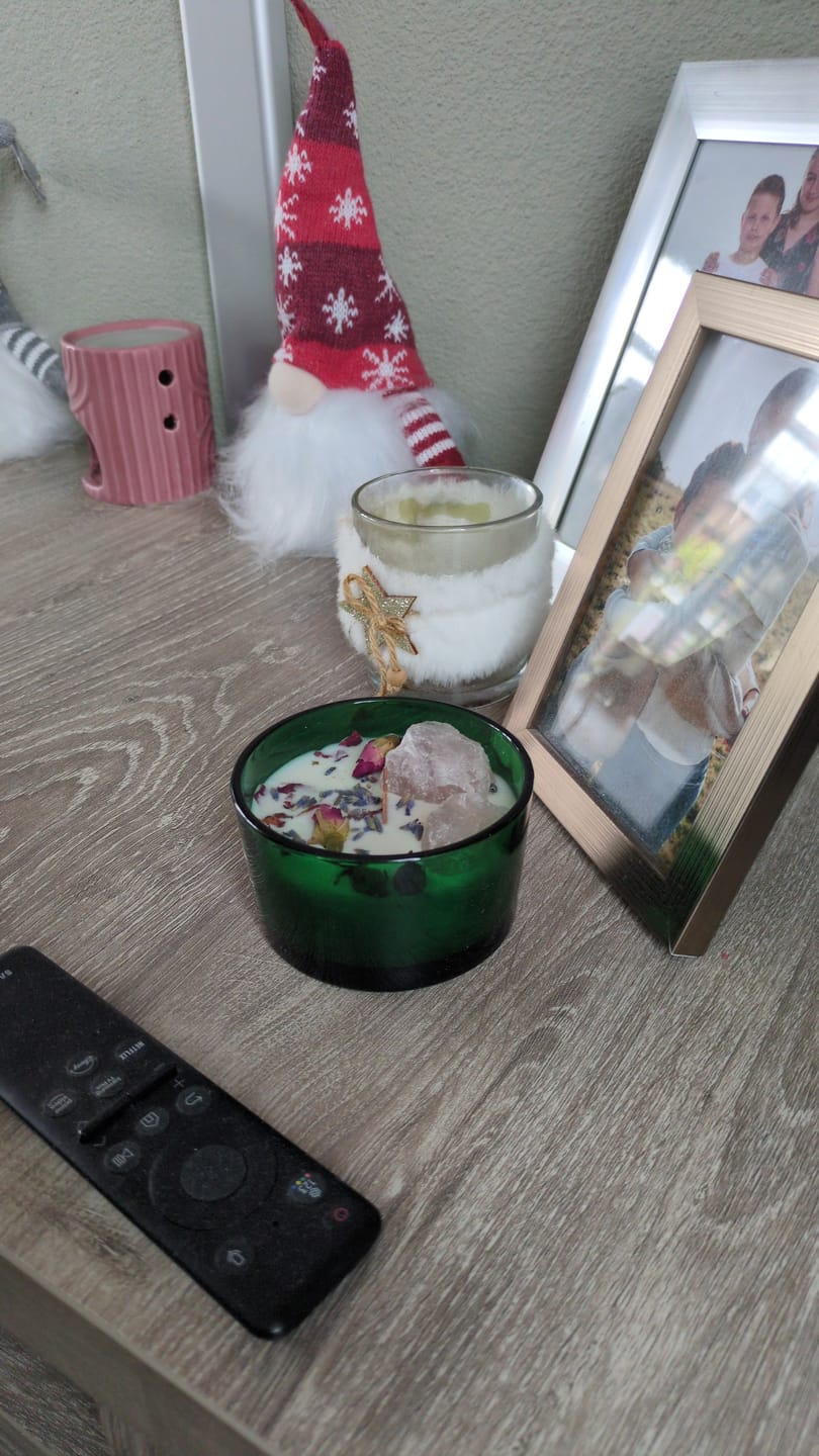 Customer photo review of Crystal Magic Candle Rozenkwarts – The Lovers