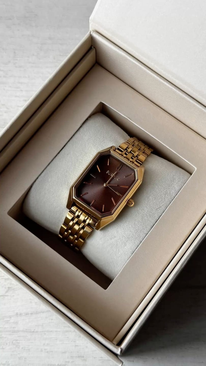 Customer photo review of Olivia Gold Burgundy