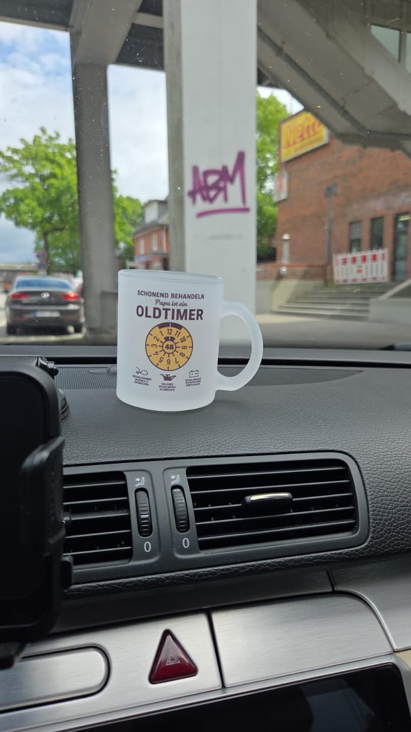 Customer photo review of OLDTIMER - Personalisierbare Tasse