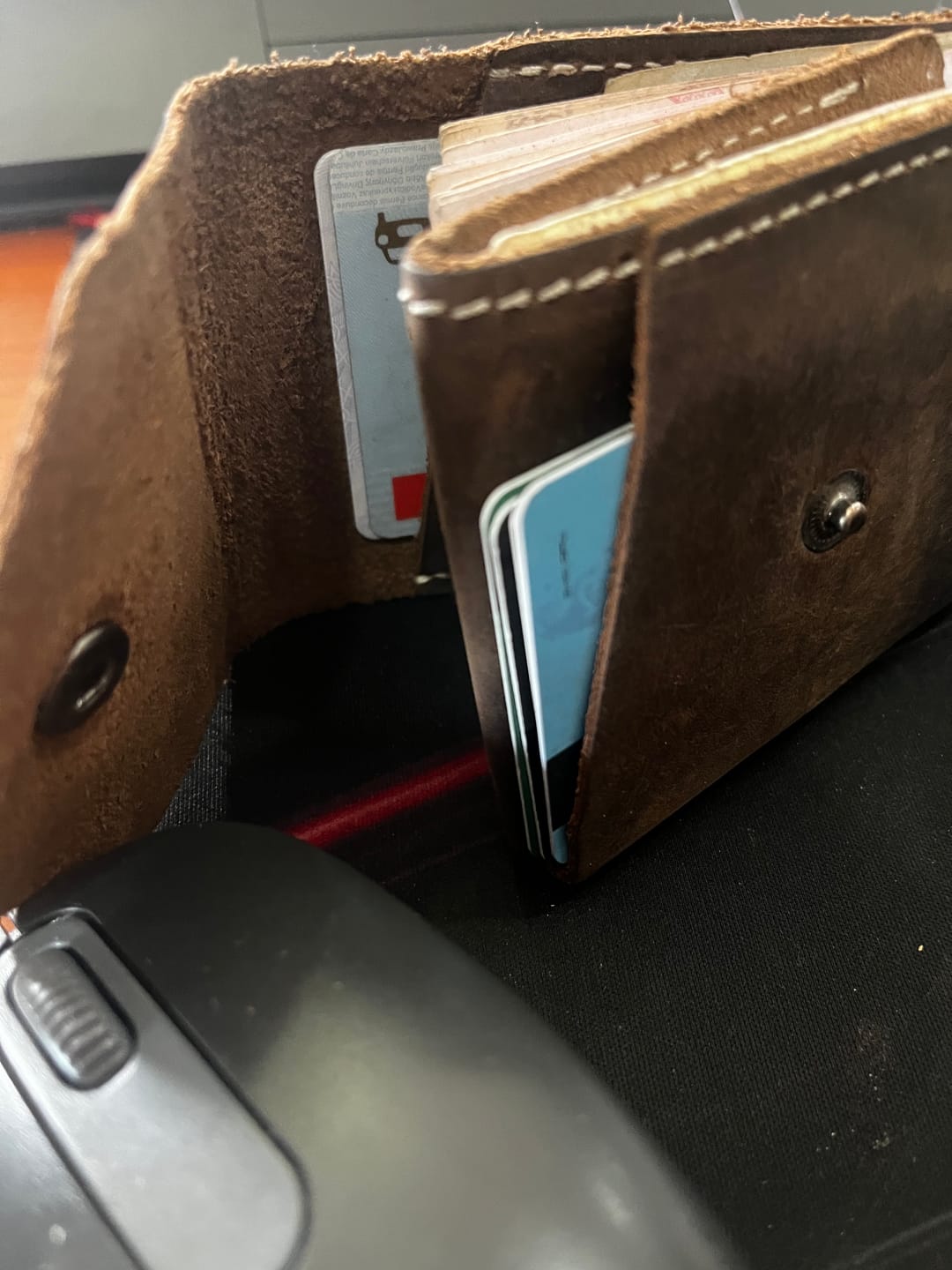 Customer photo review of Arvenzo - El Yapımı Hakiki Deri Erkek Cüzdanı