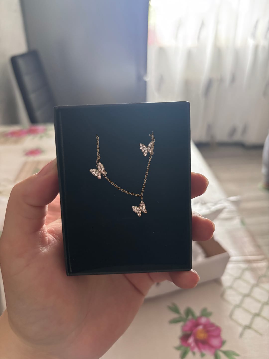 Customer photo review of Butterfly Halskette