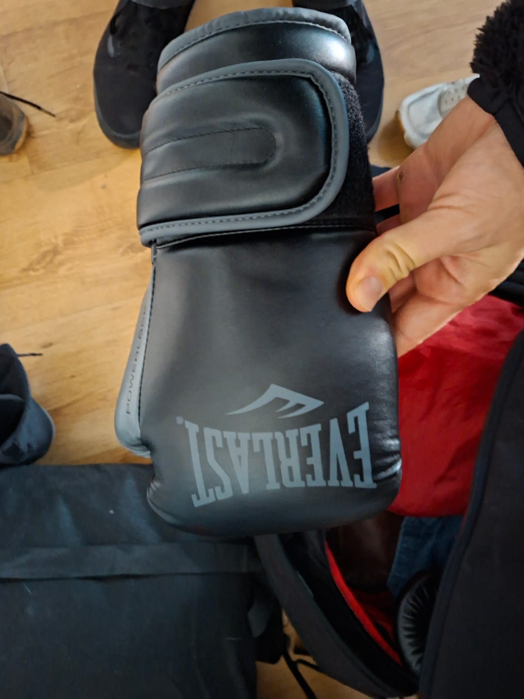 Customer photo review of Guantes De Boxeo Everlast Powerlock 2 TR Hook & Loop