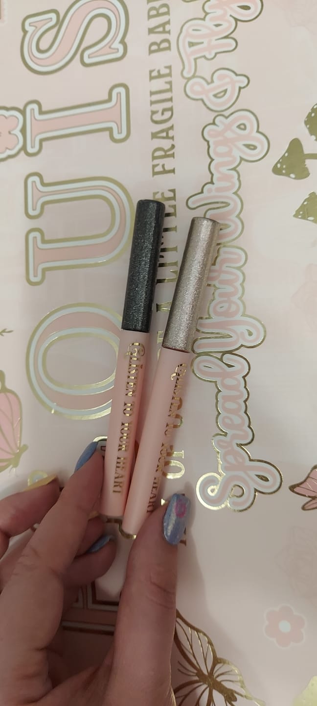 Customer photo review of P.Louise Glisten To Your Heart Midnight Muse Glitter Liner Set