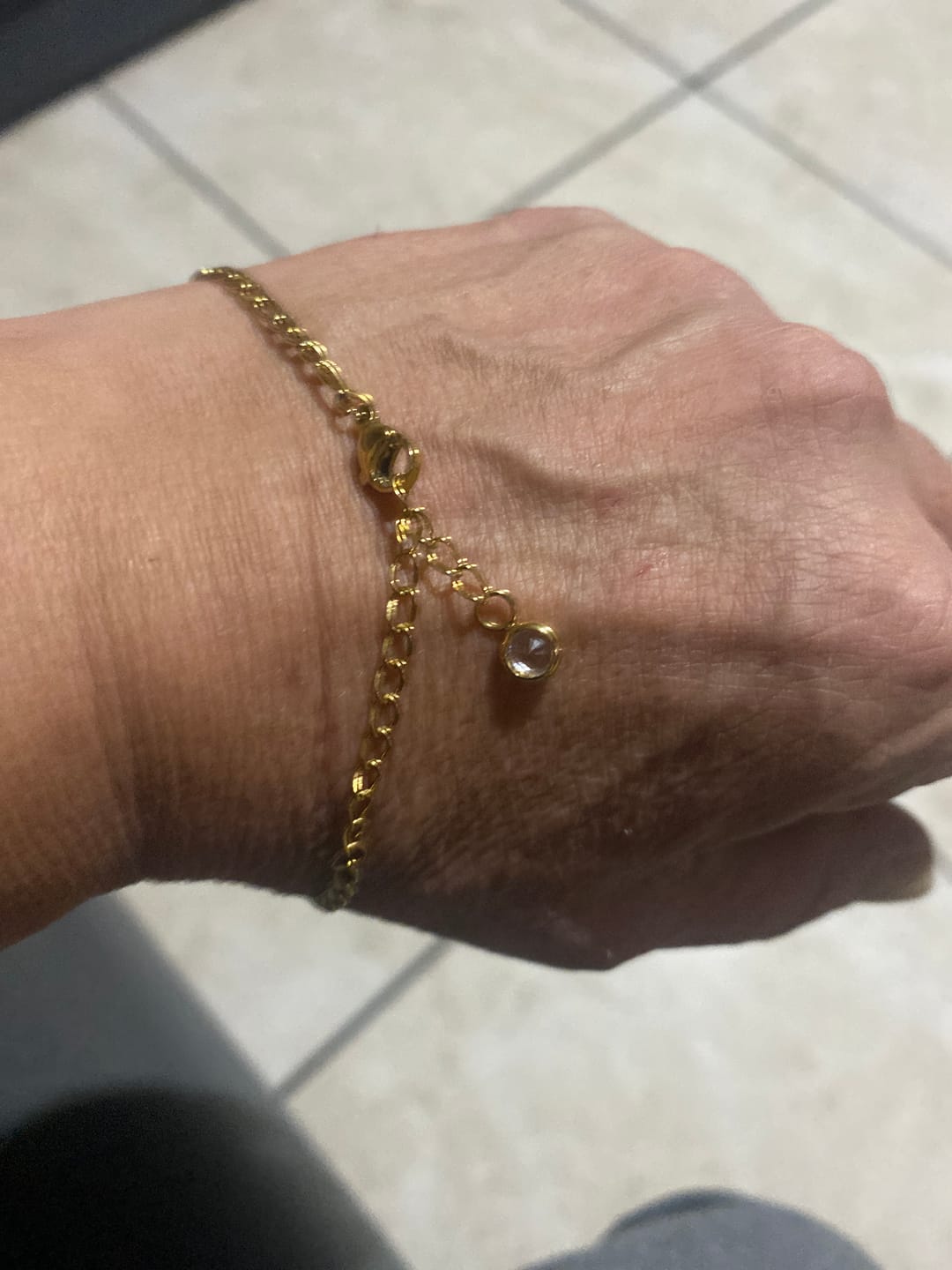 Customer photo review of Kit Pulseiras Glamour Zircônias Banhado em Ouro 18K