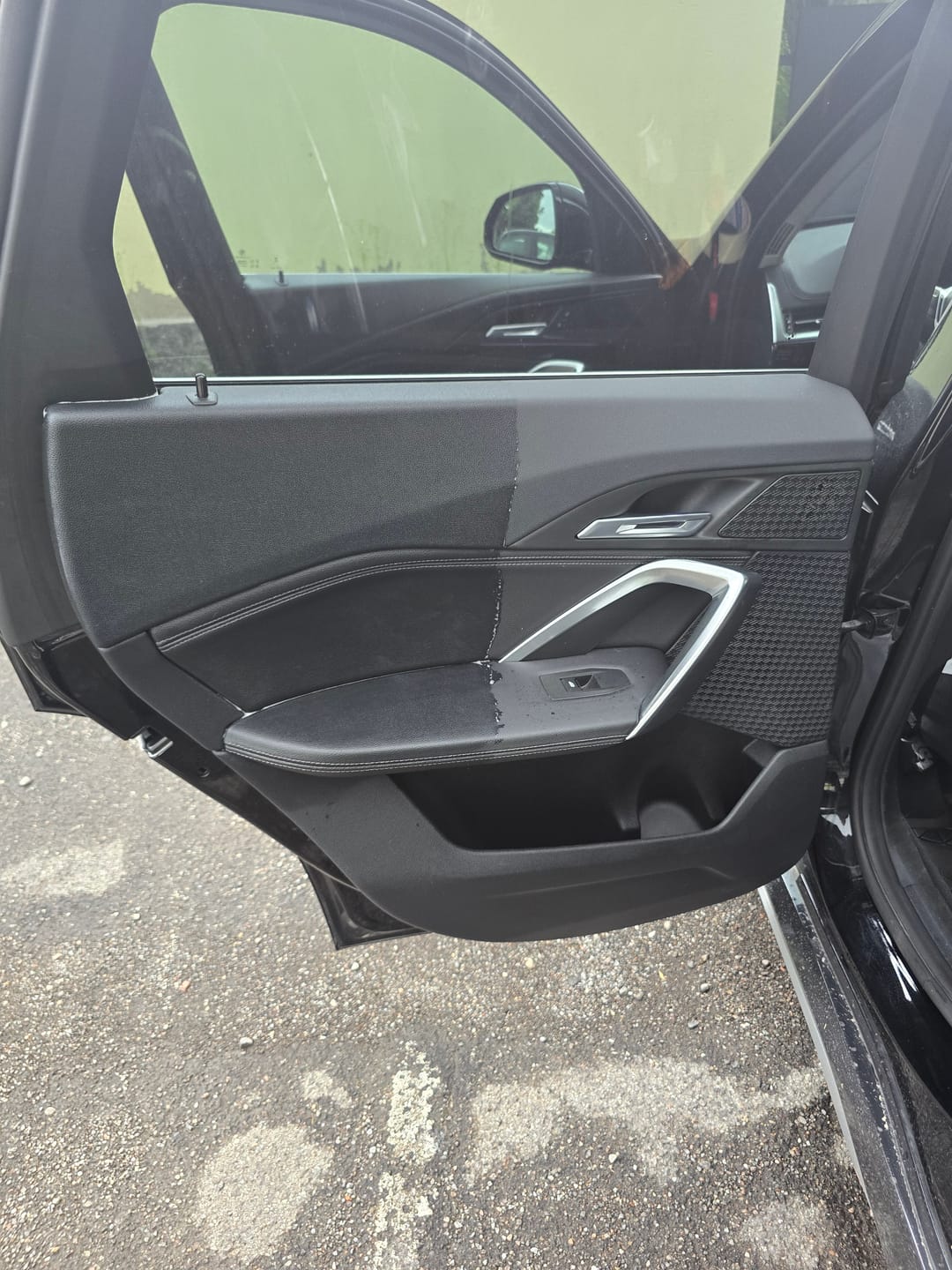 Customer photo review of SC2 DRESSING DI INNOVACAR RAVVIVATORE E RIGENERATORE PER PLASTICHE E PELLE AUTO