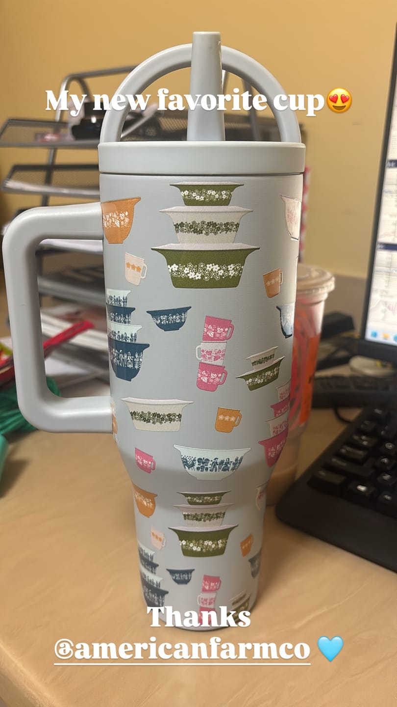 Customer photo review of Vintage Kitchen Classic Print 40oz Water Tank Tumbler