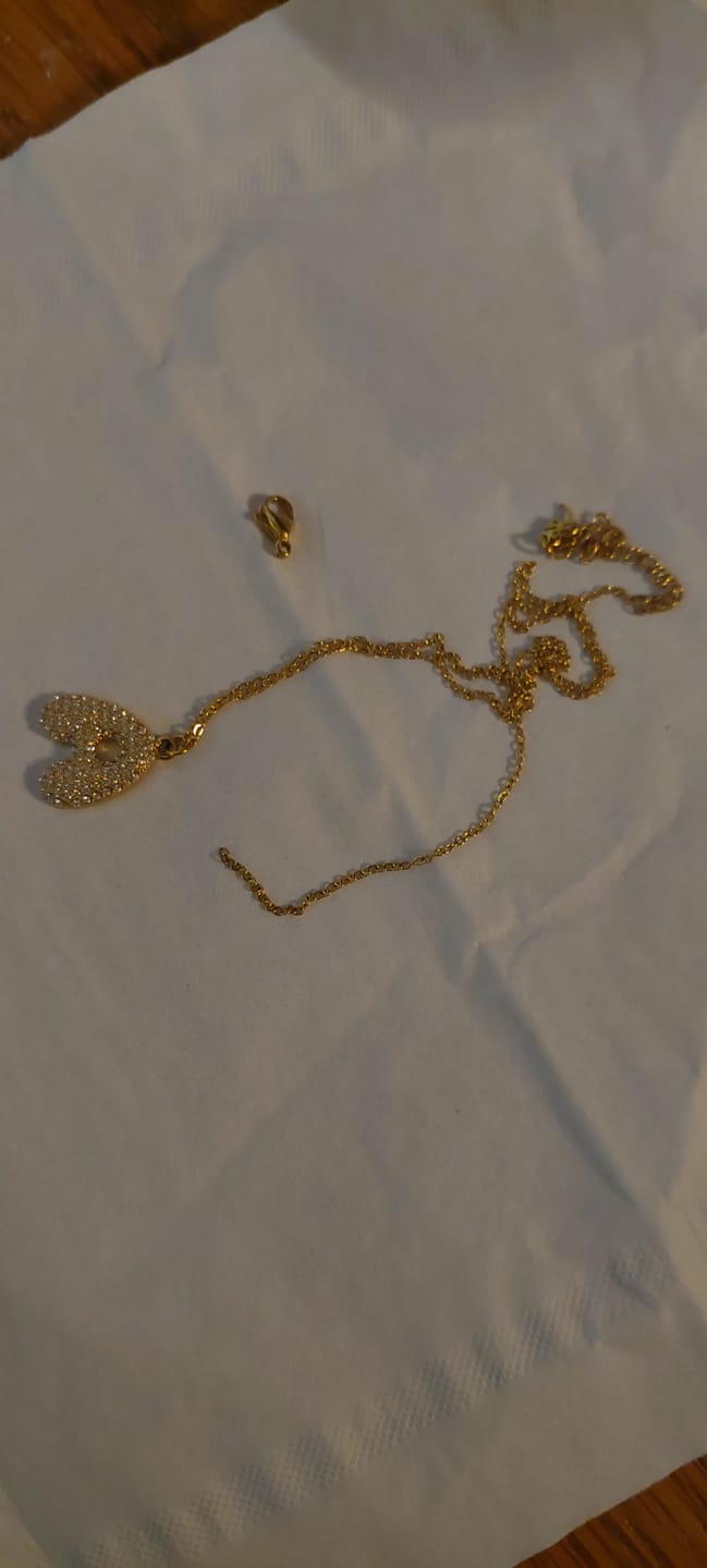 Customer photo review of Pave Bubble Initial Kette 14K Vergoldet