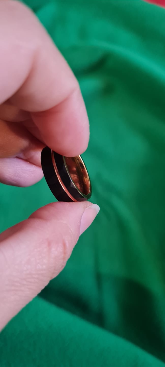 Customer photo review of Anillo Ember Carburo de Tungsteno