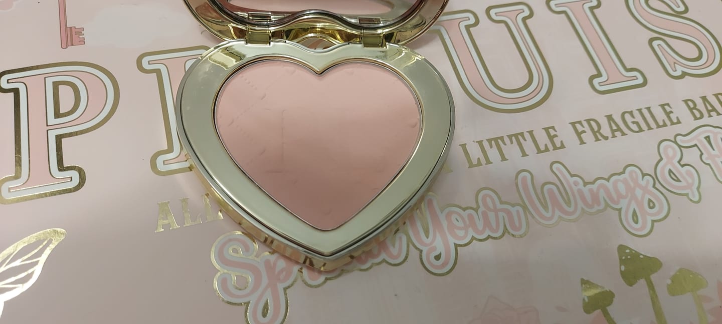 Customer photo review of P.Louise Under-Eye Brightening Powder
