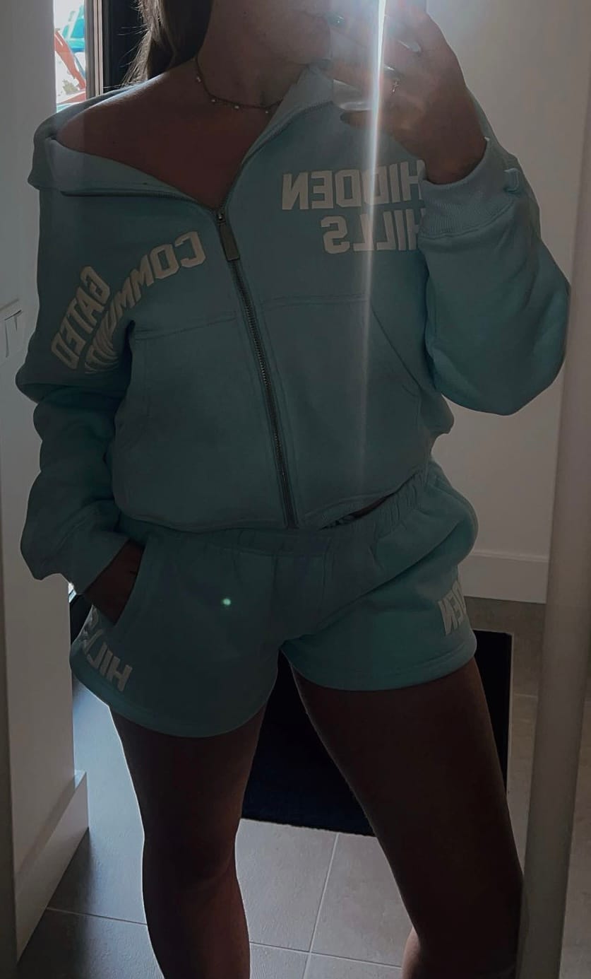 Customer photo review of GATED COMMUNITY SHORTS LIGHT BLUE