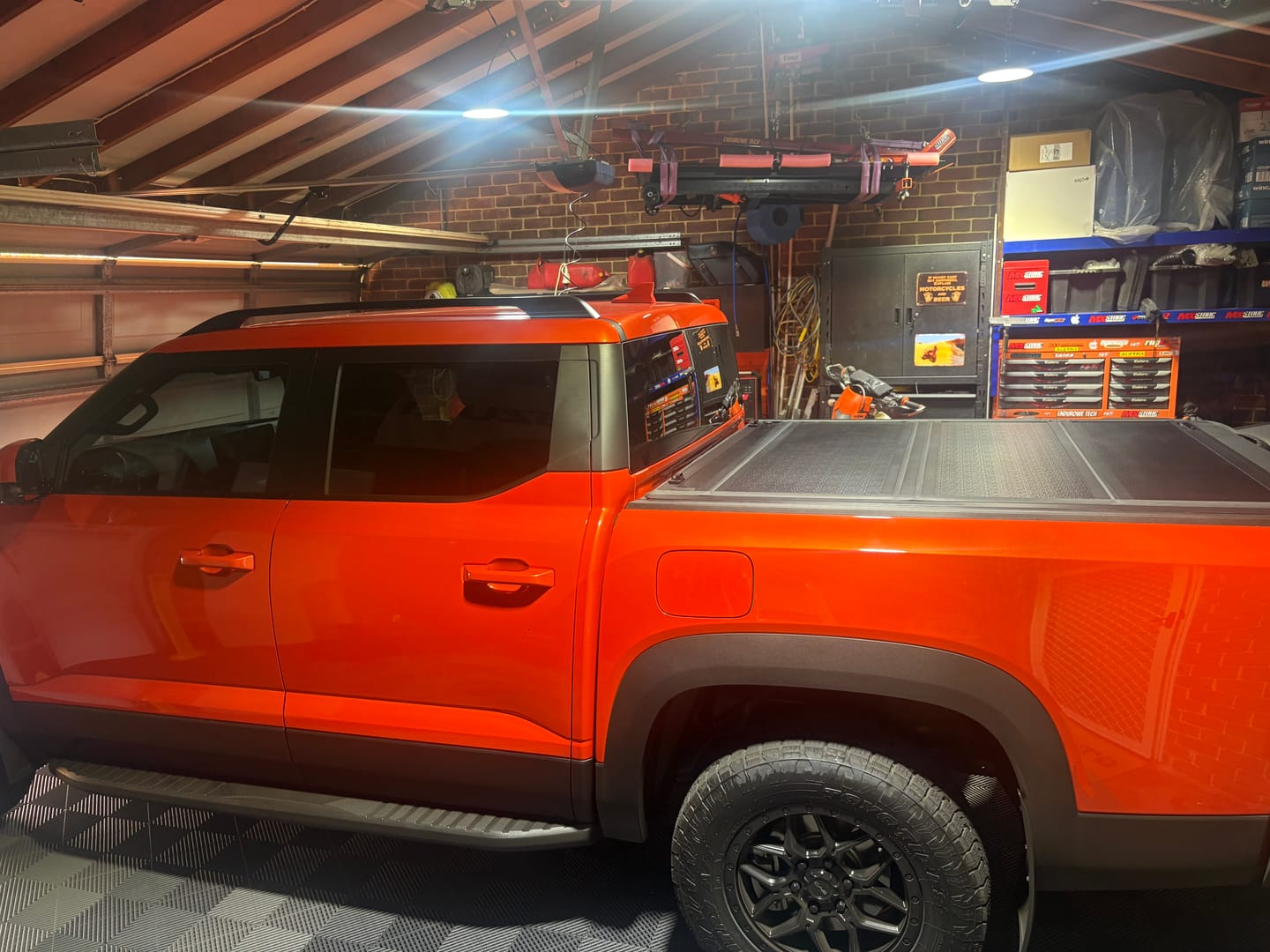 Customer photo review of BYD Shark 6 Tub Cover Quad-Fold Hard Lid Tonneau Cover for 2025+