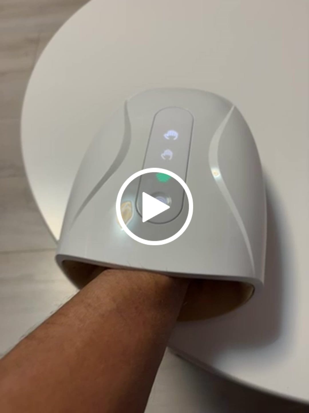 Customer video review of HandCare+ Regeneráló Kézmasszírozó
