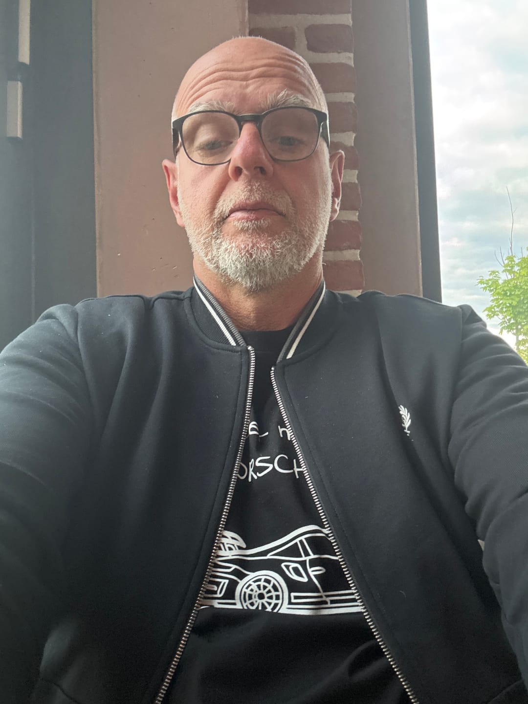 Customer photo review of DER MIT DEM GT3 RS - Premium T-Shirt