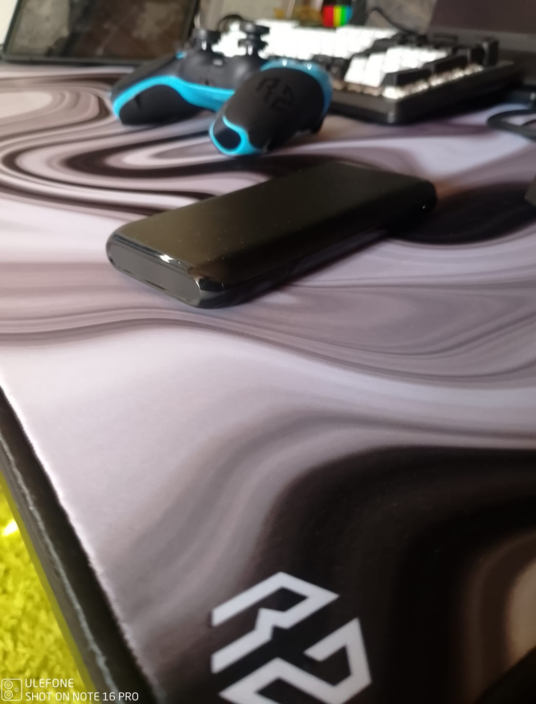 Customer photo review of RZ Mousepad Sakura Black