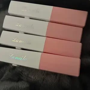 Customer photo review of Set di 6 stick di ombretto bicolore – Texture opaca e perlata, illuminante a lunga durata e resistente all'acqua.
