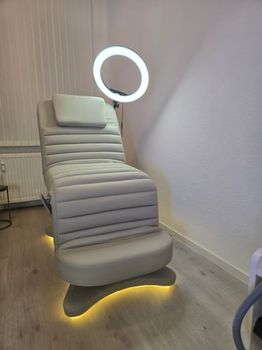 Customer photo review of Grandeur 3-Motors Electric Beauty & Lash Bed Stone Taupe