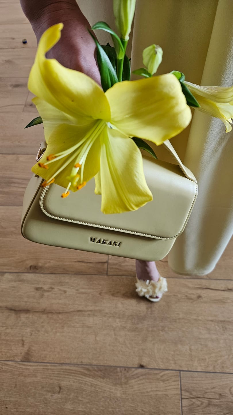 Customer photo review of NALUA - BUTTER