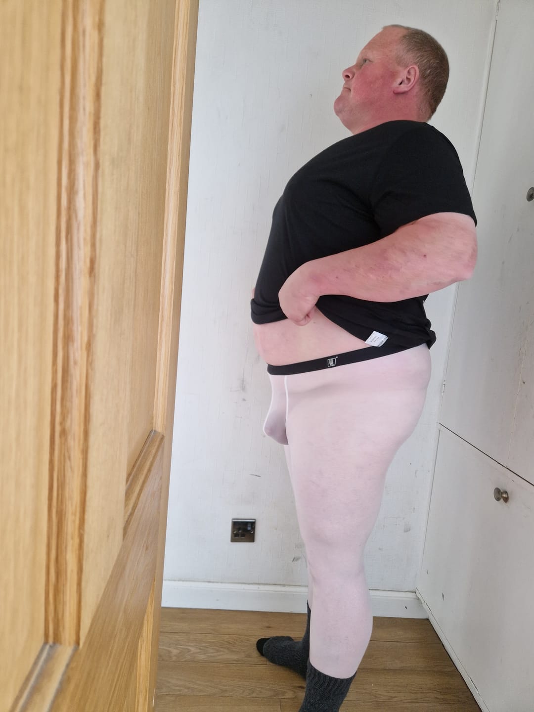 Customer photo review of Men's Ice Silk Lightweight Breathable Sports Tights