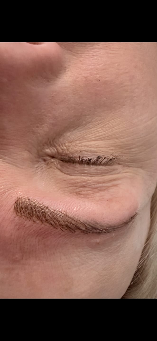 Customer photo review of Brow Daddy - Minerals Inorganic - Warm Blonde 15ml
