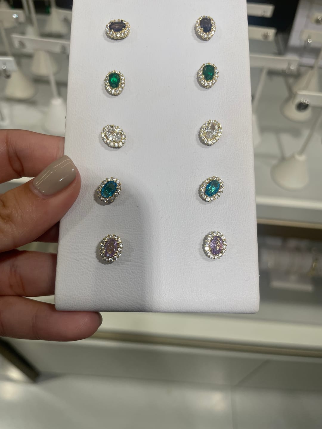 Customer photo review of Par Arete Ovalado Birthstone Dorado