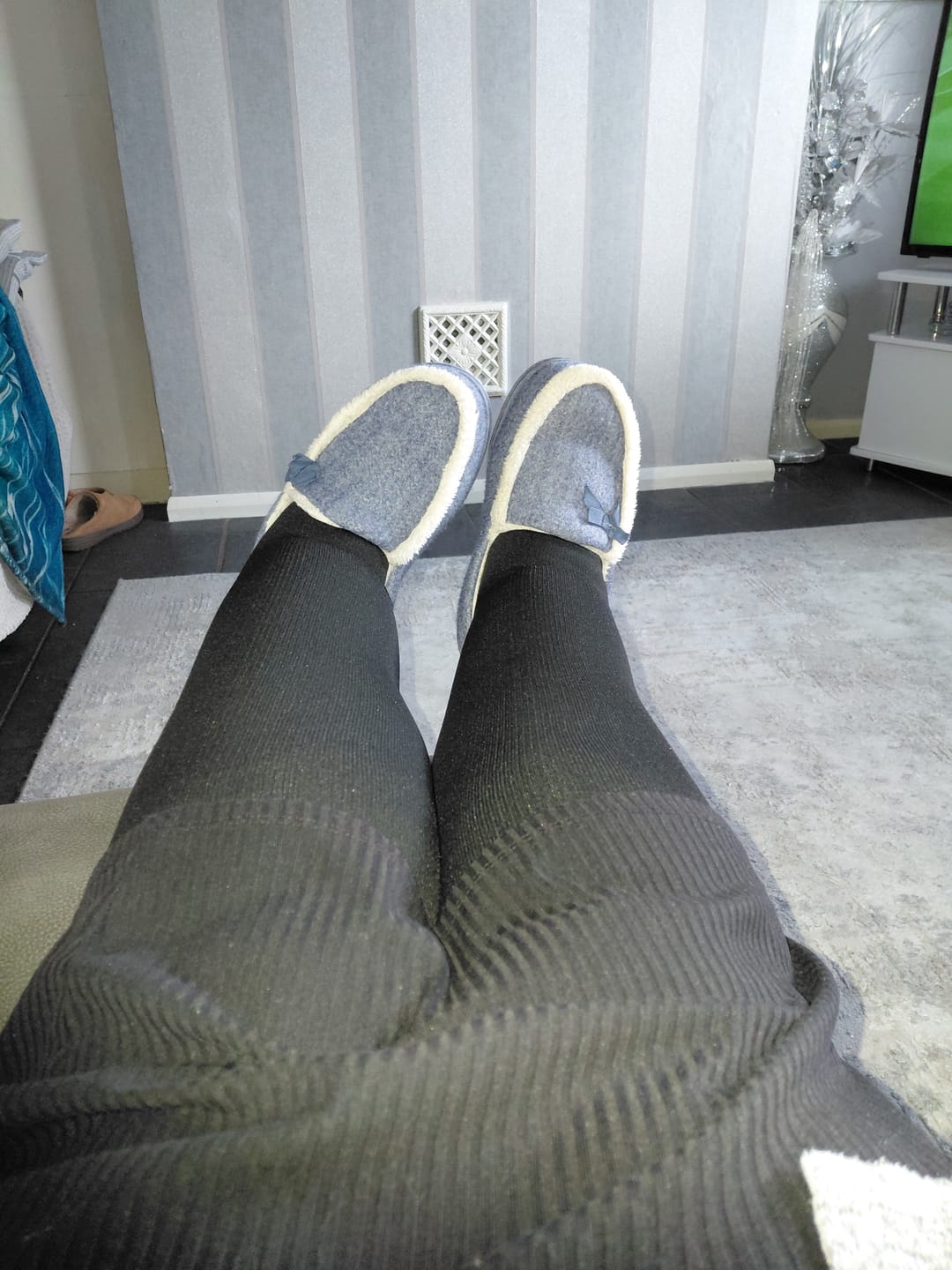 Customer photo review of EverSock™ Wide Compression Socks For Pain Relief