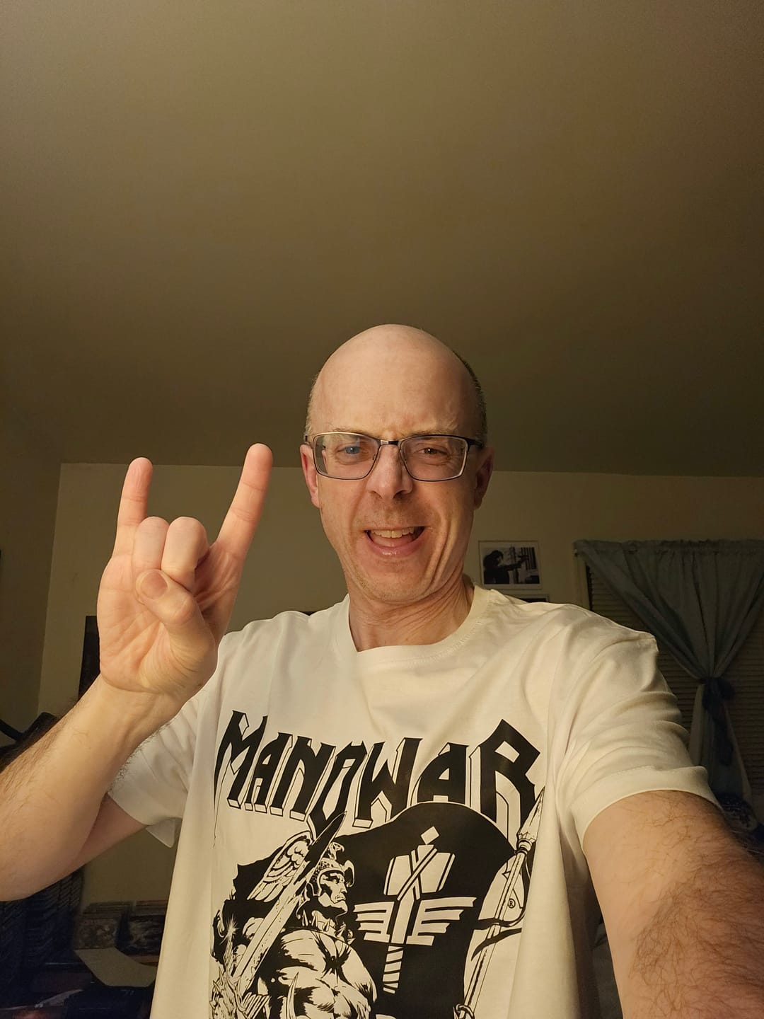 Customer photo review of MANOWAR T-SHIRT HAIL TO ENGLAND WHITE