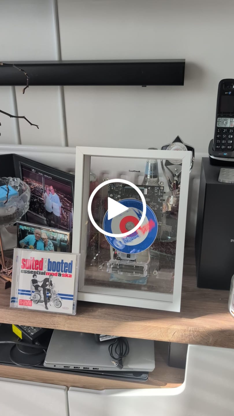 Customer video review of M1 Music Frame CD Player