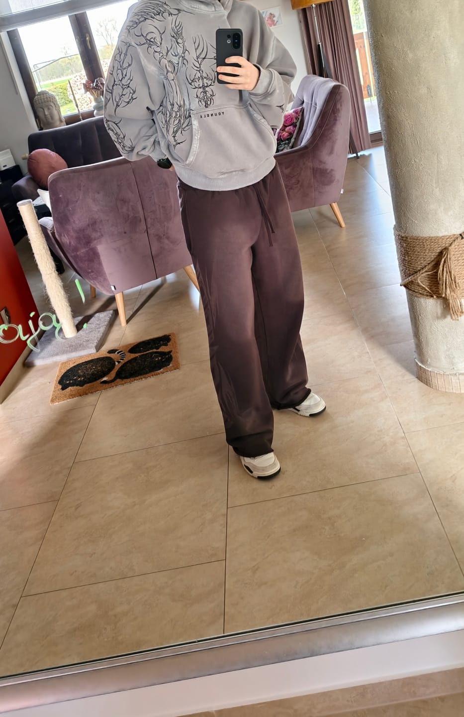 Customer photo review of 2144 - Shadow Sweats