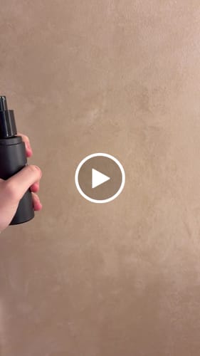 Customer video review of GLAM MASTER fiksator šminke