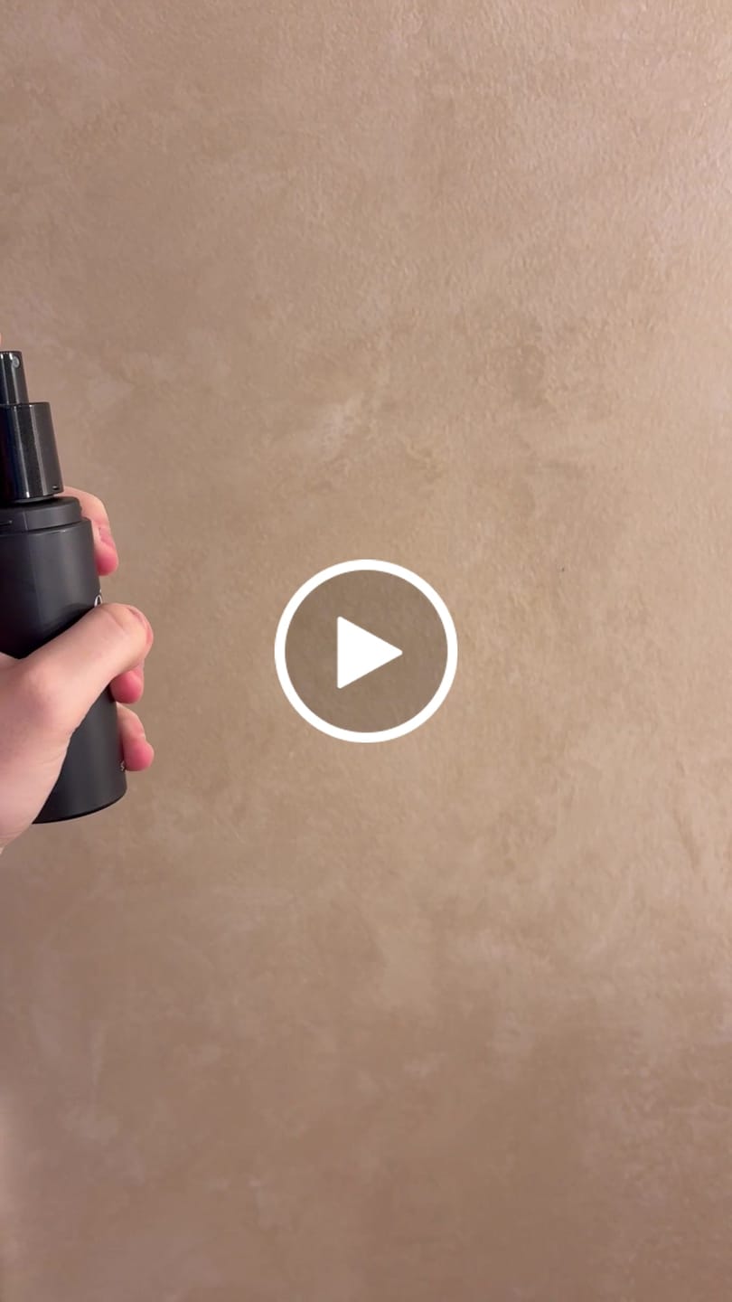 Customer video review of GLAM MASTER fiksator šminke