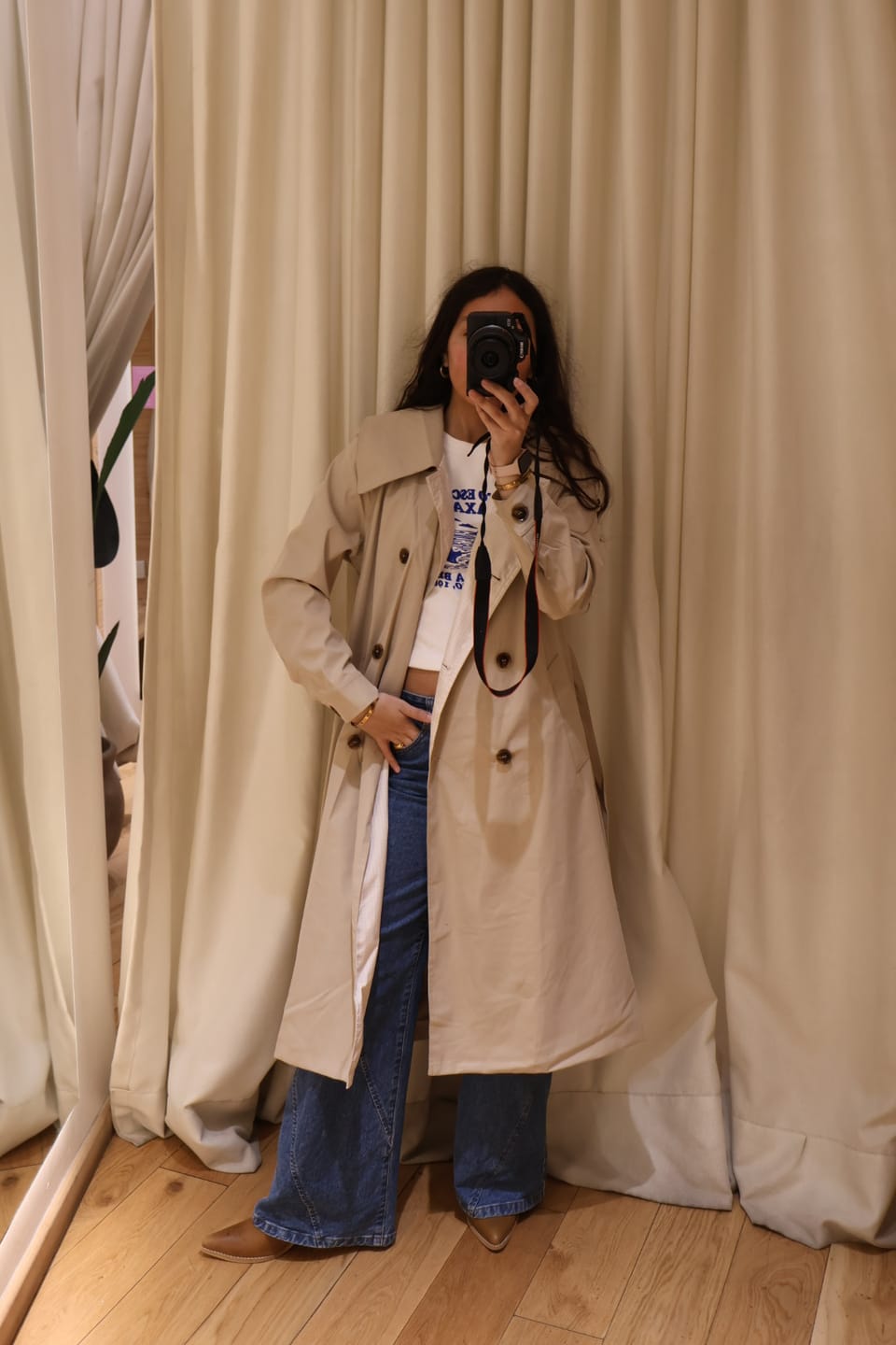 Customer photo review of Abrigo Trench Beige