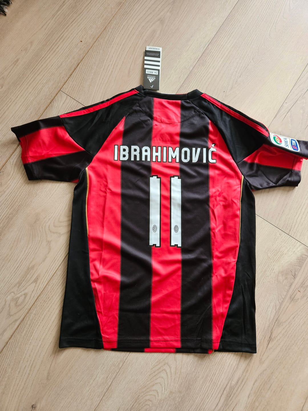 Customer photo review of Zlatan Ibrahimovic AC Milan Retro Kids Football Jersey Kit