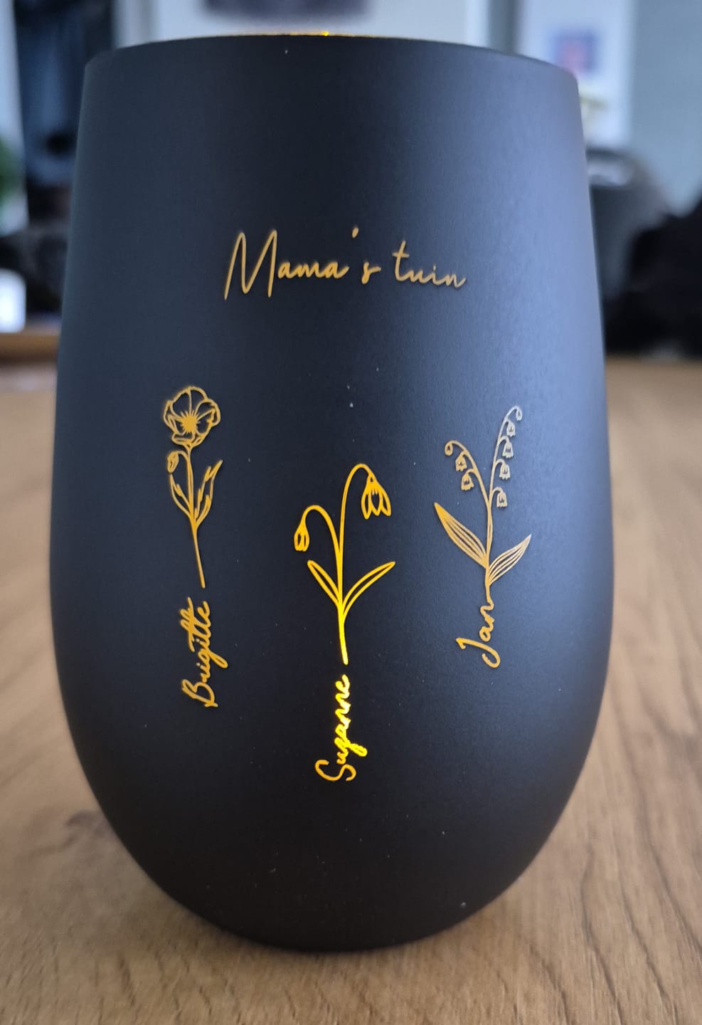 Customer photo review of Mama’s tuin – Gepersonaliseerde lantaarn met bloemen en namen voor mama en oma