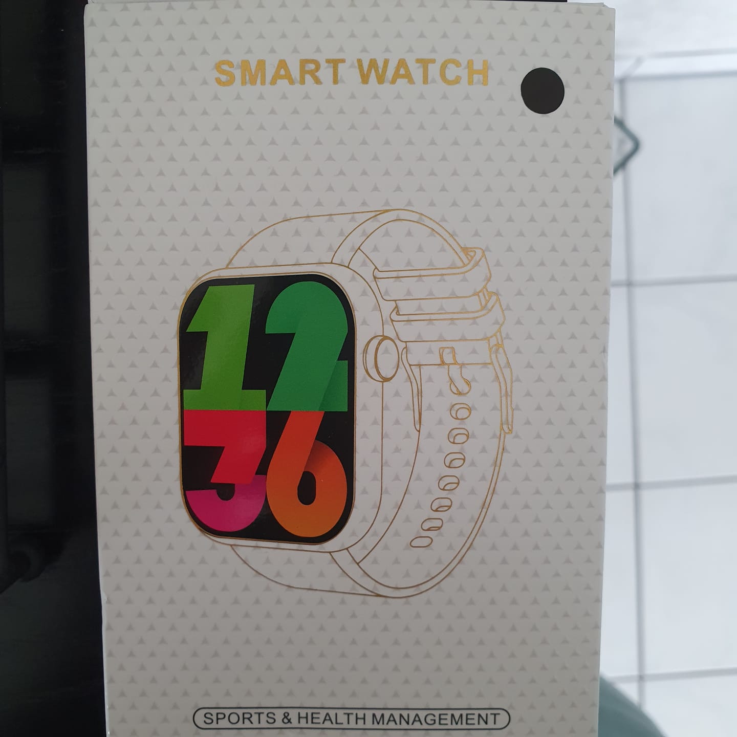 Customer photo review of Top Performance Smartwatch mit Gesundheitstracking / IP67 Wasserdichtigkeit / 7 Tage Akkulaufzeit / 100 Sportmodi