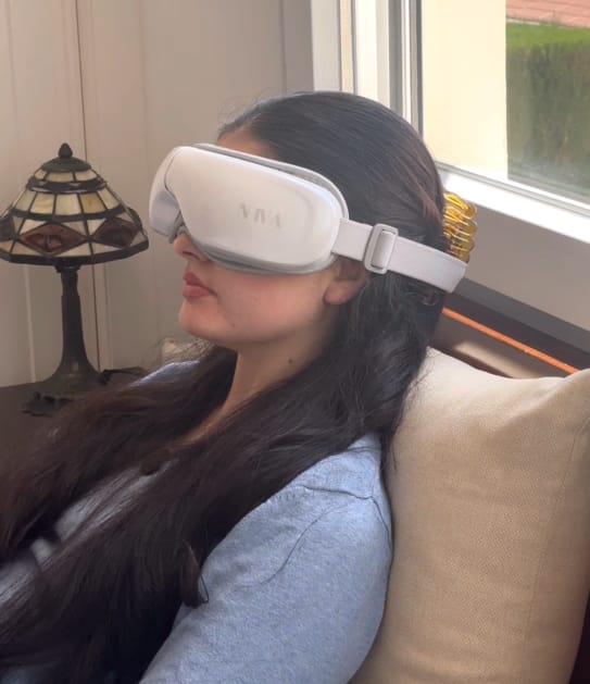 Customer photo review of NivaEyeMassager® Masajeador Ocular Relajante