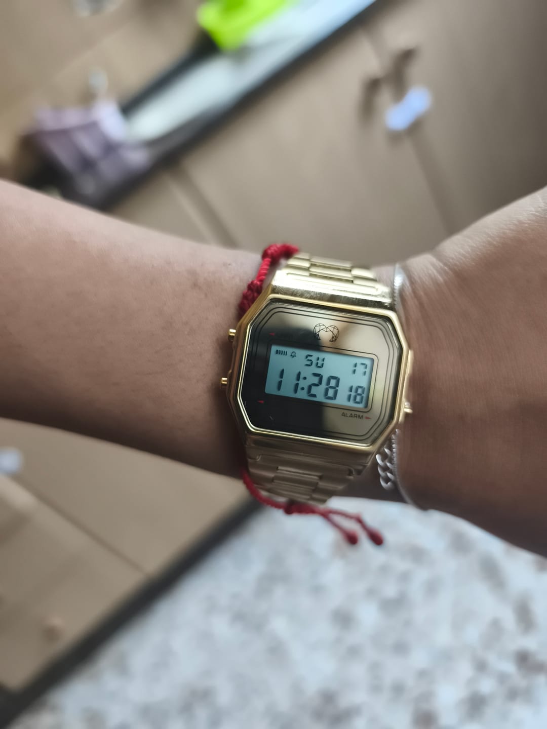 Customer photo review of Reloj Digital Vintage ~ Oro