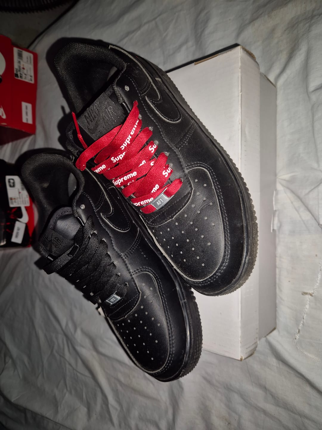 Customer photo review of Tenis Air Force 1 Negro Supreme 1.1 Premium