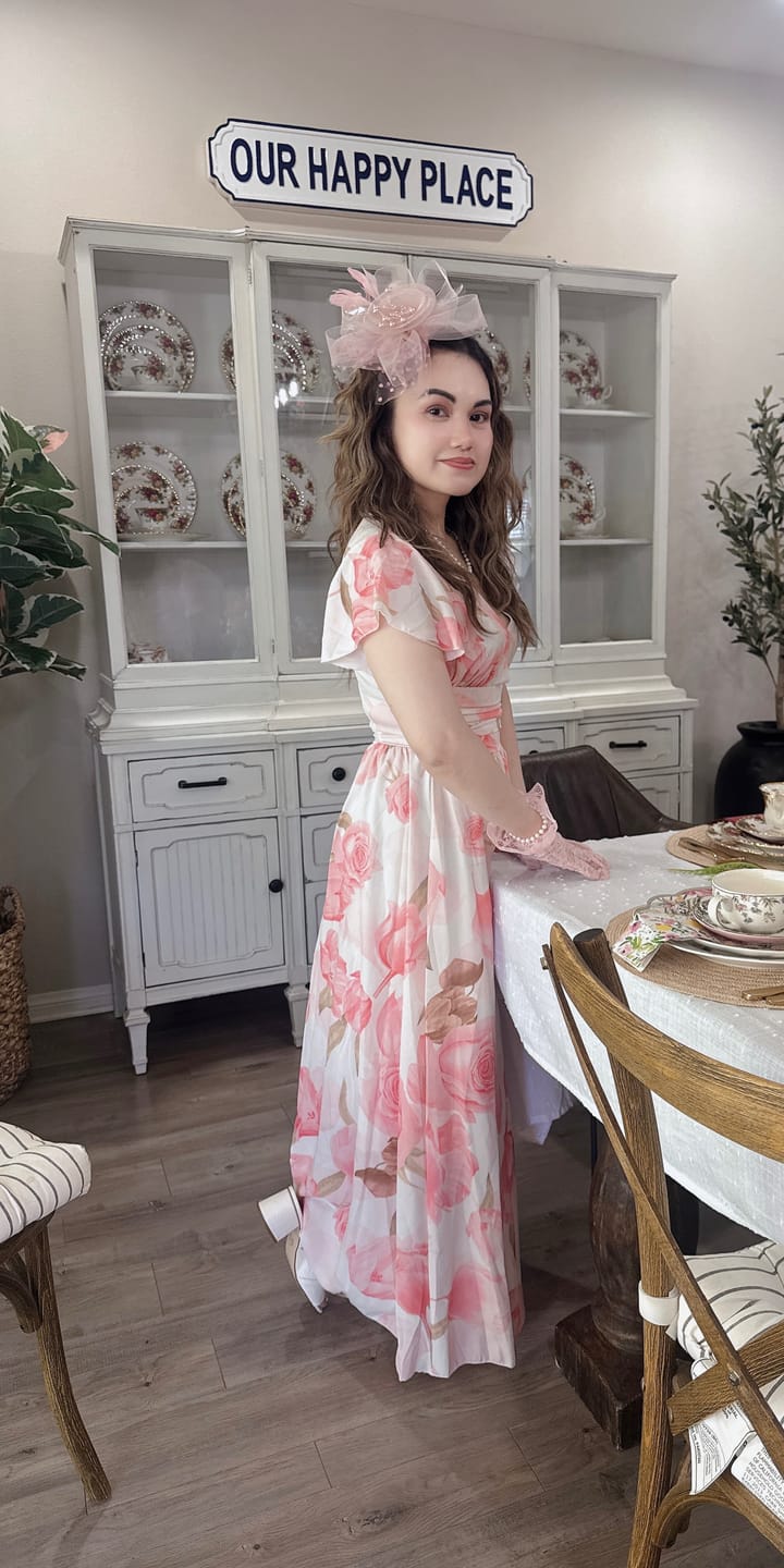 Customer photo review of Pink 1950s Floral Print V-neck Puff-Sleeve Maxi Dress