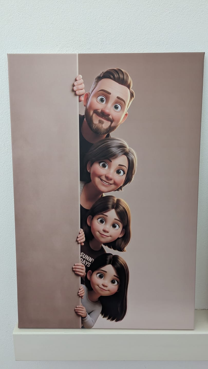 Customer photo review of Personalisierte Leinwand - Animiert hinter der Wand