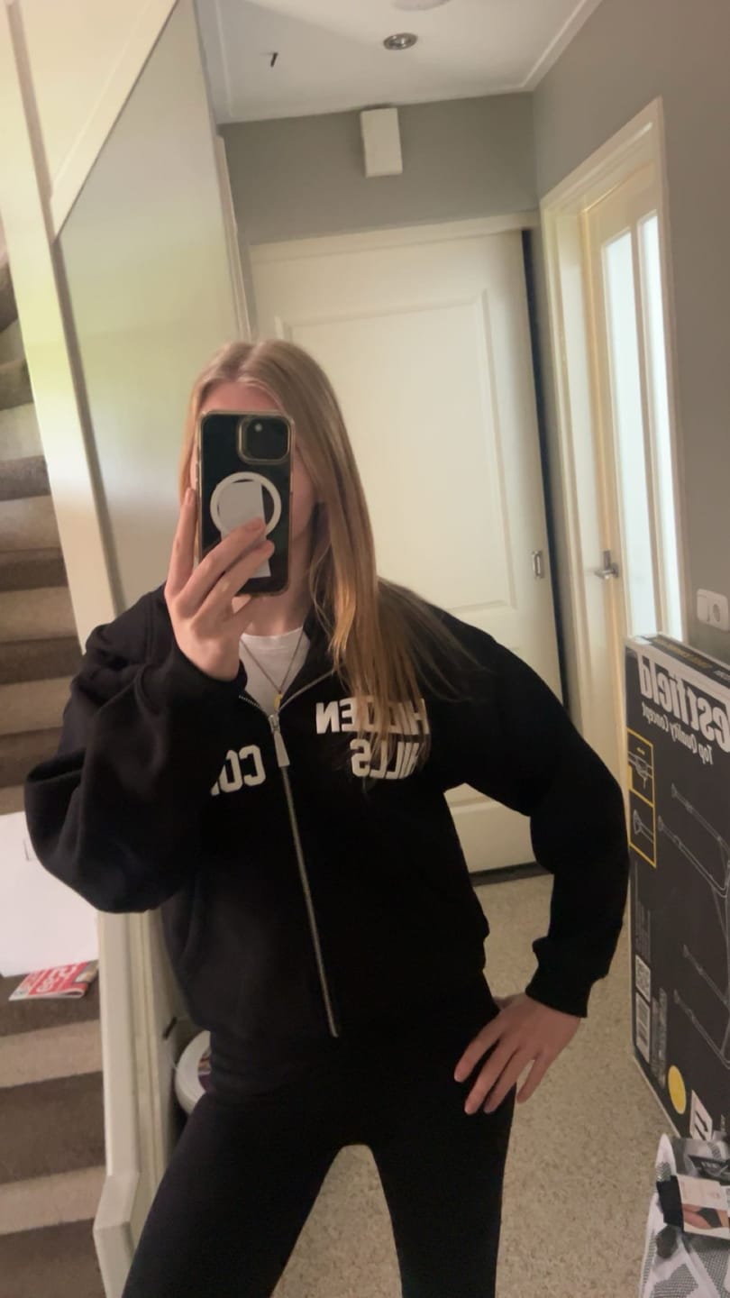 Customer photo review of GATED COMMUNITY ZIP HOODIE BLACK